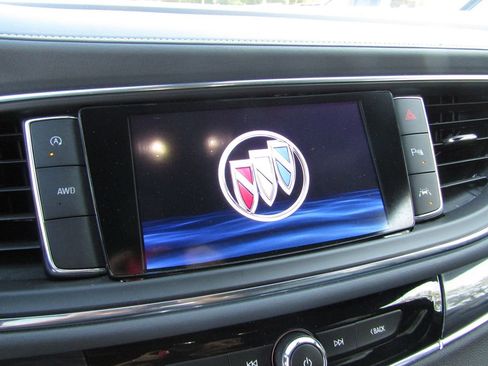 Used 2024 Buick Enclave Premium image 14