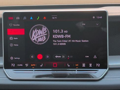 Certified 2025 Volkswagen Tiguan SE AWD/4WD image 22