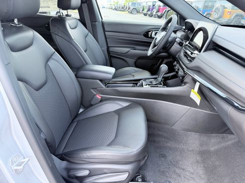 New 2026 Jeep Compass Latitude AWD/4WD image 22