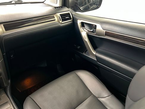 Used 2019 Lexus GX 460 GX 460 w/ Navigation Package image 11