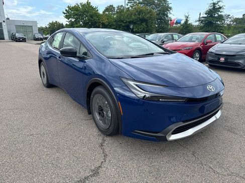 New 2026 Toyota Prius Plug-In Hybrid FWD image 9