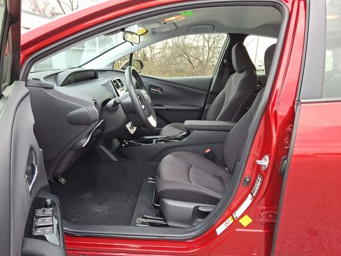 Used 2017 Toyota Prius Three image 15