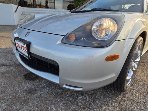 Used 2001 Toyota MR2 image 31