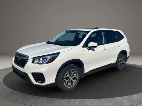 Used 2020 Subaru Forester Premium image 3