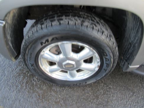 Used 2006 GMC Envoy XL SLE image 14