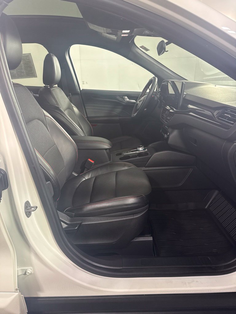 Used 2023 Ford Escape ST-Line w/ Tech Pack #1 AWD/4WD image 15