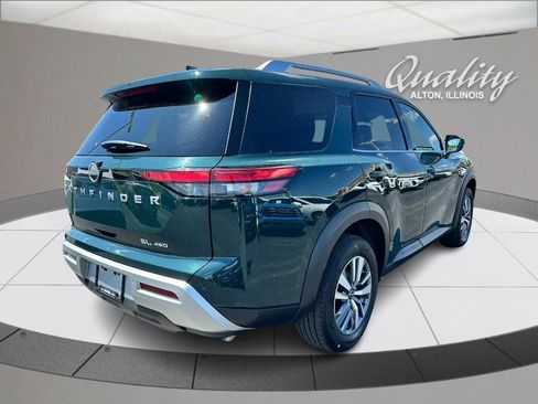 Used 2025 Nissan Pathfinder SL AWD/4WD image 4