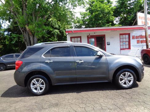 Used 2011 Chevrolet Equinox LT w/ Chrome Appearance Package image 4