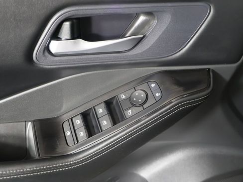 Used 2025 Nissan Rogue SV AWD/4WD image 30