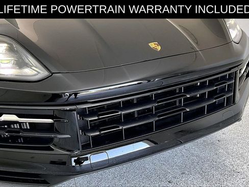 Used 2024 Porsche Cayenne S image 37