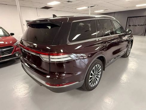 Used 2024 Lincoln Aviator AWD w/ Premium Package image 3