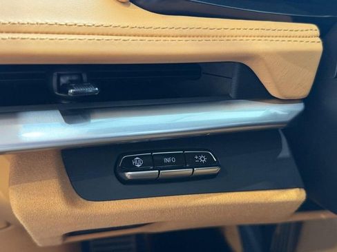 Used 2022 Chevrolet Corvette Stingray Premium Conv w/ Z51 Performance Package image 15