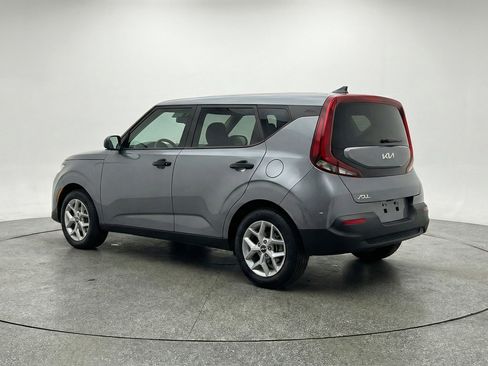 Used 2025 Kia Soul LX w/ LX Technology Package image 6