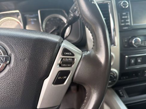 Used 2017 Nissan Titan SV image 18