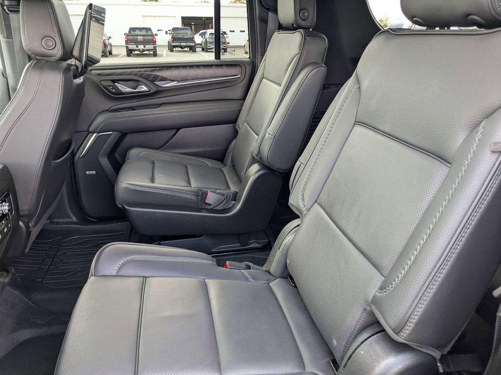 Used 2023 GMC Yukon XL Denali AWD/4WD image 14