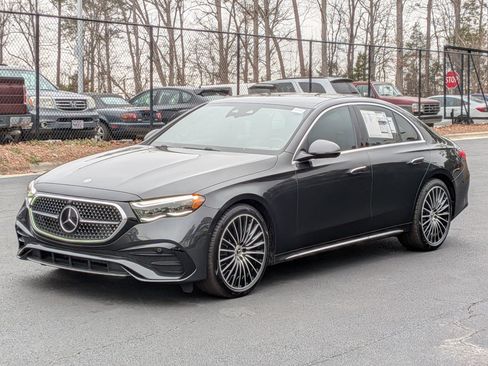 New 2026 Mercedes-Benz E 350 4MATIC Sedan image 5
