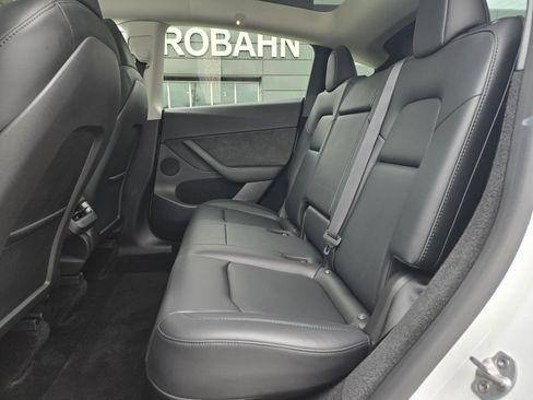 Used 2023 Tesla Model Y Performance AWD/4WD image 10