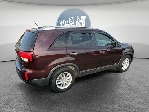 Used 2014 Kia Sorento LX image 3
