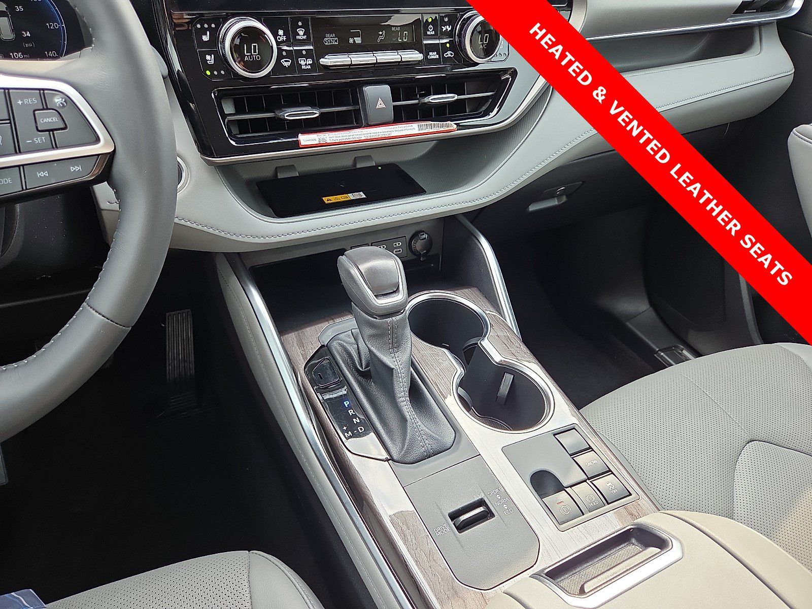 Used 2025 Toyota Highlander Limited FWD image 25