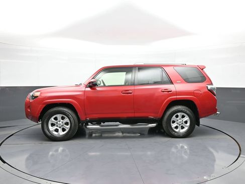 Used 2016 Toyota 4Runner SR5 AWD/4WD image 9