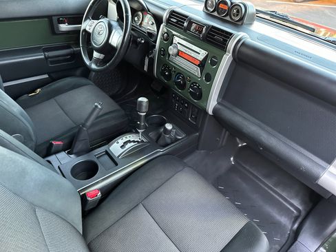 Used 2010 Toyota FJ Cruiser 4WD image 15