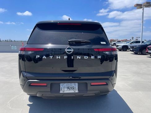 Used 2025 Nissan Pathfinder S FWD image 5