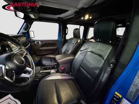 Used 2022 Jeep Wrangler Unlimited Sahara w/ Cold Weather Group image 27