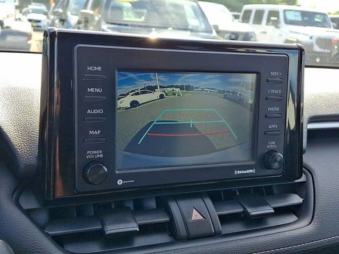 Used 2020 Toyota RAV4 LE w/ All Weather Liner Package AWD/4WD image 17