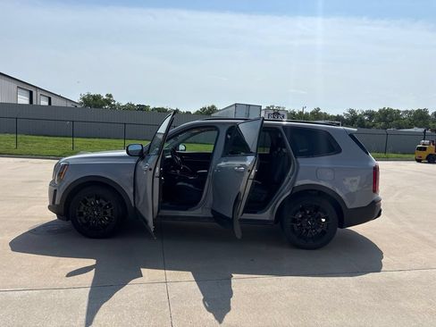 Used 2022 Kia Telluride EX w/ EX Premium Package AWD/4WD image 4