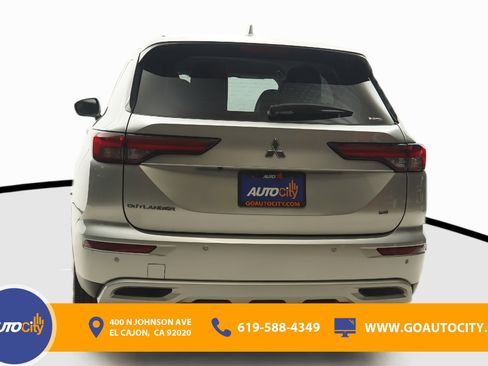 Used 2024 Mitsubishi Outlander SE Black Edition image 16