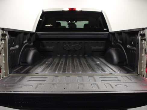 Used 2018 Ford F150 XLT w/ Equipment Group 302A Luxury image 14