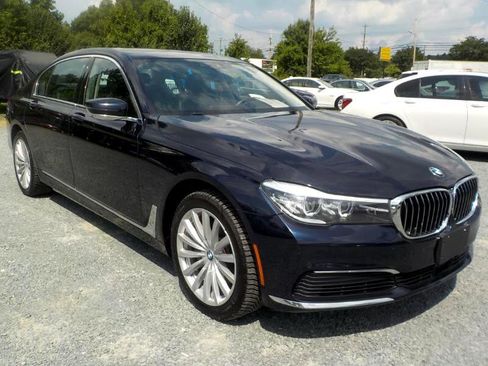 Used 2019 BMW 740i xDrive w/ Executive Package image 7
