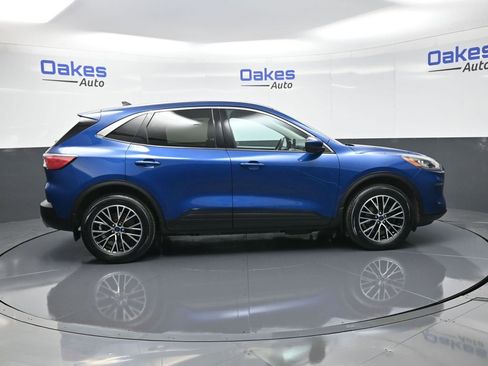 Used 2022 Ford Escape SEL w/ Technology Package image 8