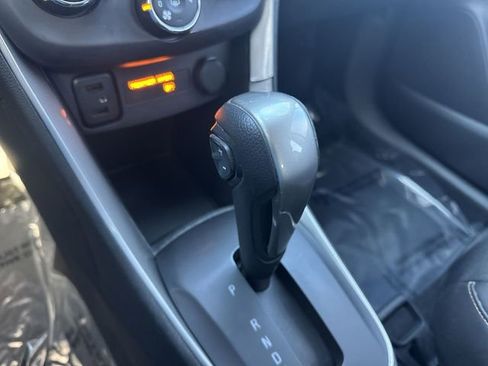 Certified 2022 Chevrolet Trax LT w/ LT Convenience Package image 16