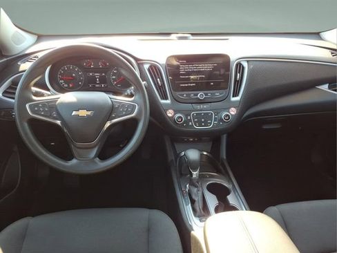 Used 2025 Chevrolet Malibu LT FWD image 16