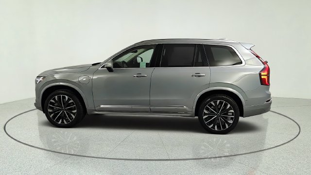 New 2026 Volvo XC90 T8 Plus AWD/4WD image 4