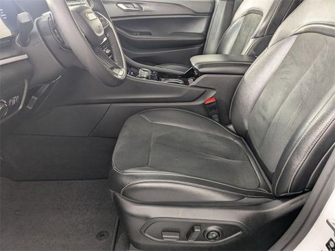 Certified 2023 Jeep Grand Cherokee L Altitude image 13