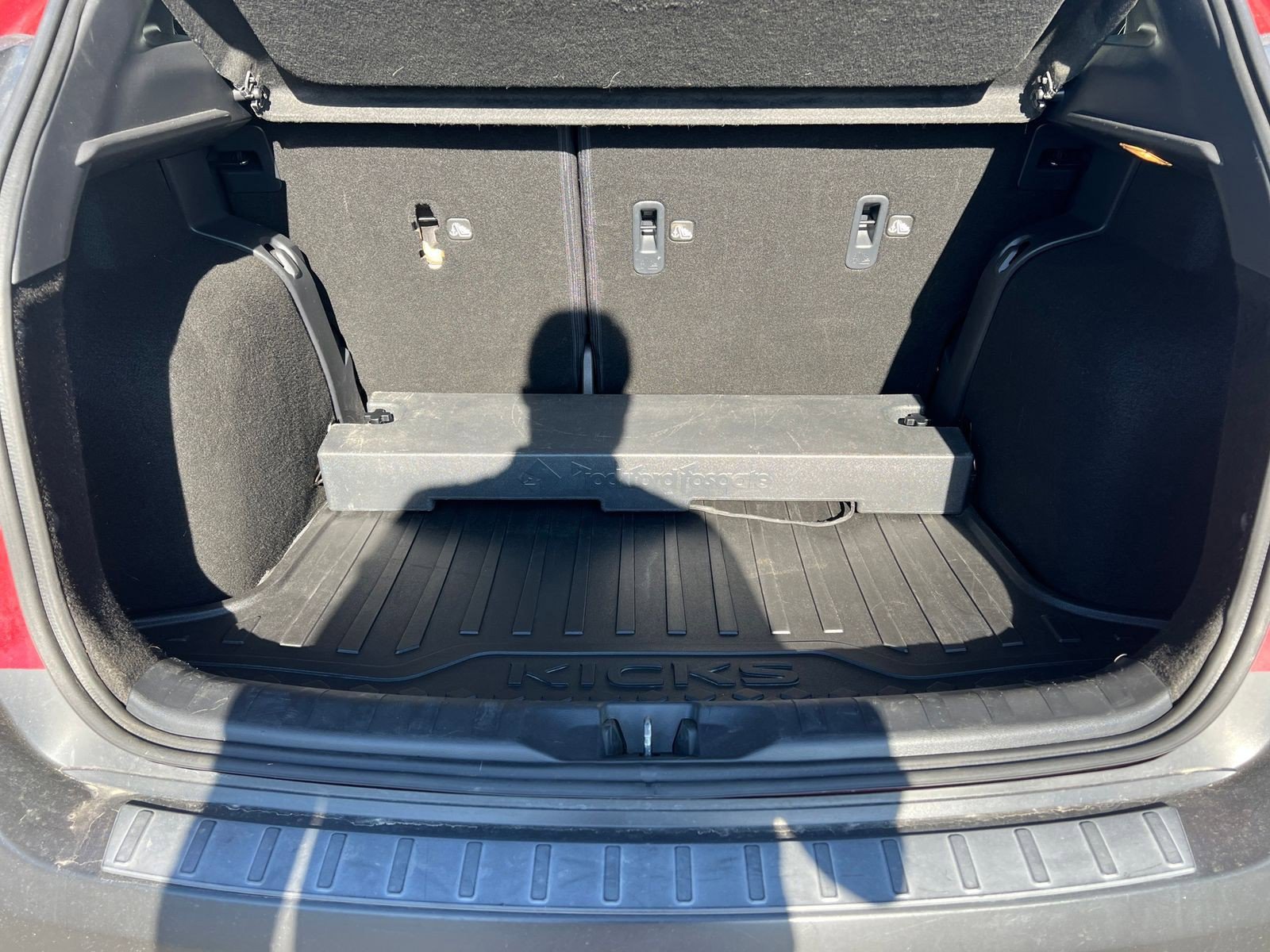 Used 2019 Nissan Kicks SR w/ Interior Electronics Package FWD image 16