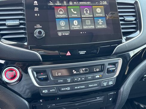 Used 2020 Honda Pilot Touring image 30