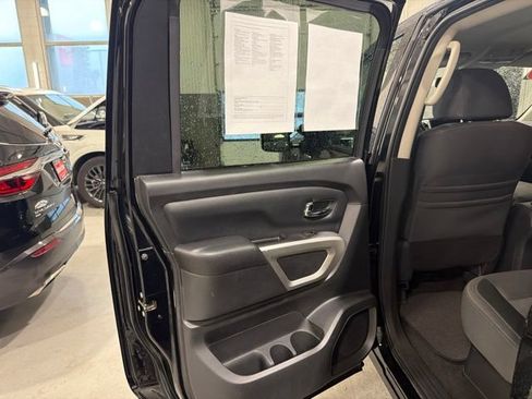 Used 2020 Nissan Titan SV w/ SV Convenience Package AWD/4WD image 10