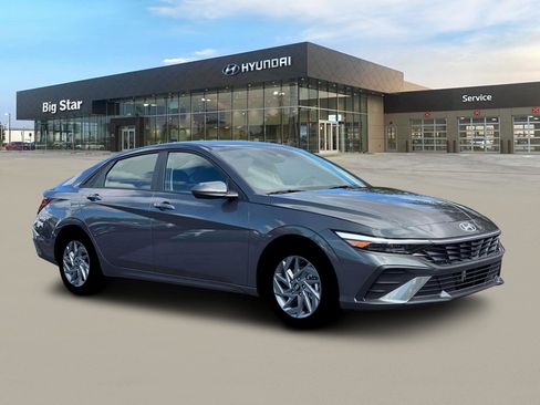 New 2026 Hyundai Elantra Blue image 10