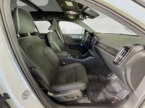 Certified 2023 Volvo XC40 Recharge Ultimate image 29