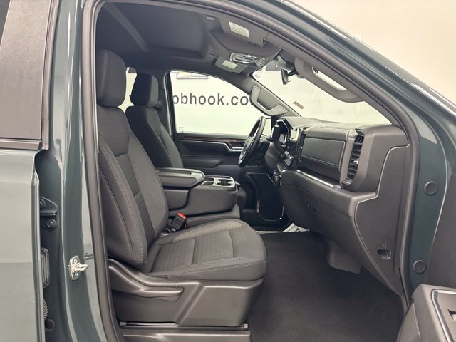 Used 2025 Chevrolet Silverado 1500 LT AWD/4WD image 32