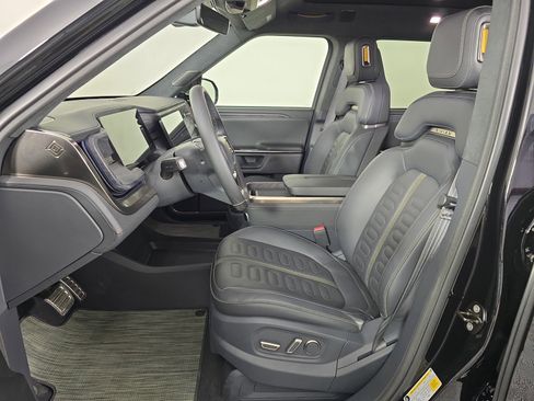 Used 2022 Rivian R1T Adventure image 20