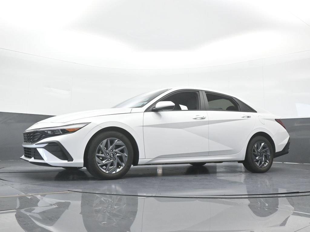 Used 2024 Hyundai Elantra SEL FWD image 56