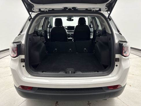 Used 2022 Jeep Compass Limited image 21