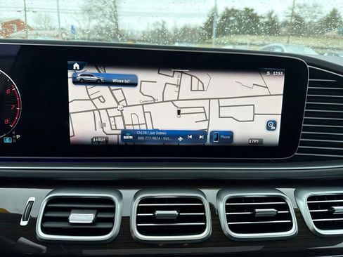 Used 2025 Mercedes-Benz GLS 450 4MATIC image 22