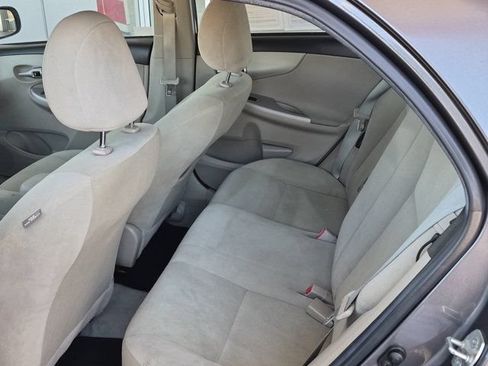 Used 2013 Toyota Corolla LE FWD image 14