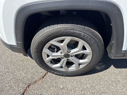 New 2025 Jeep Compass Latitude w/ Convenience Group image 16