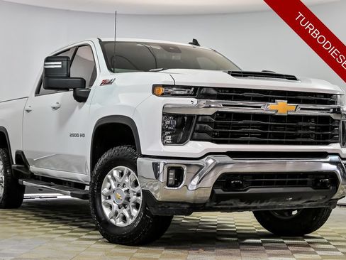 Used 2025 Chevrolet Silverado 2500 LT AWD/4WD image 1